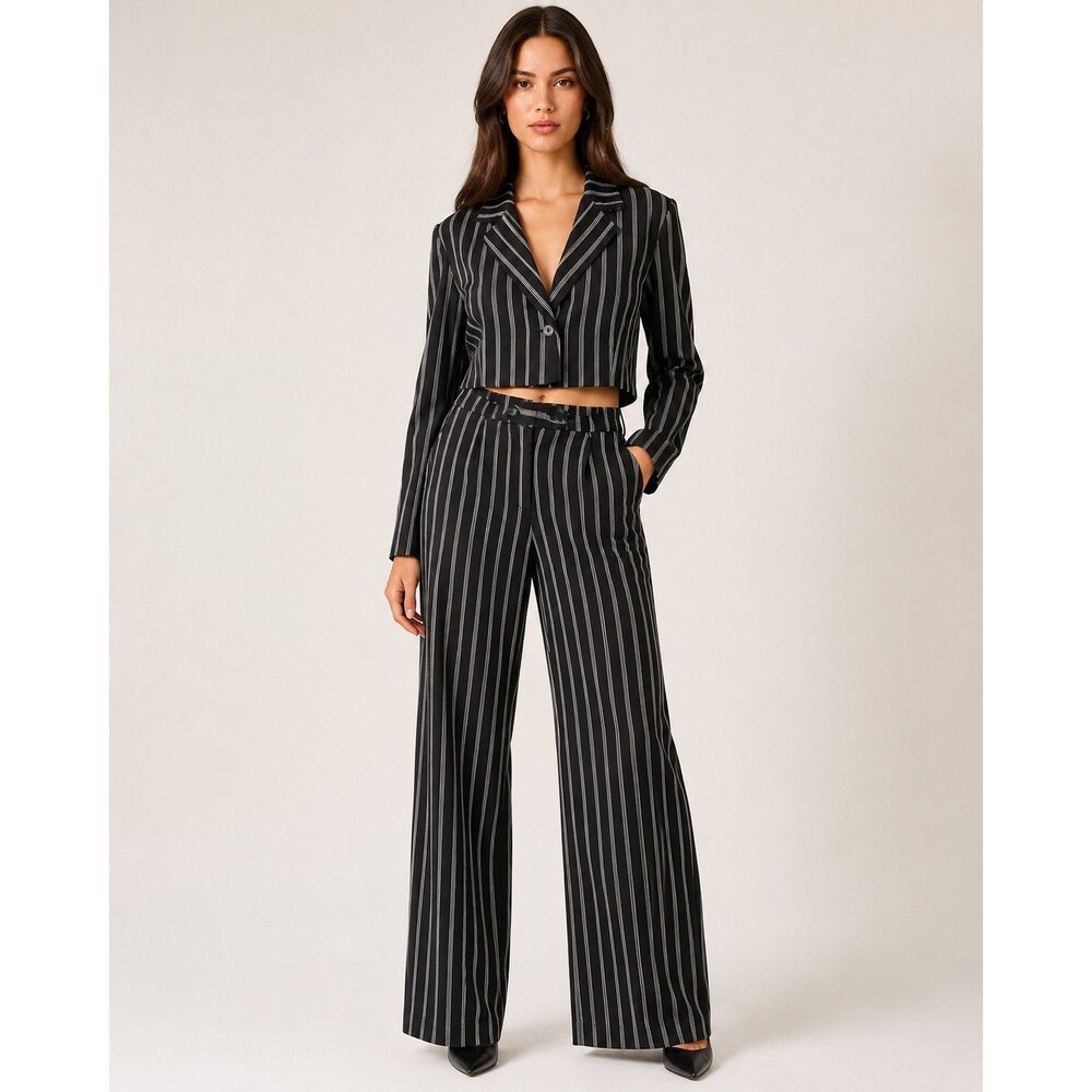 Social Tourist Women’s M Black Gray Pinstripe Cropped Blazer Wide Leg Pants Set